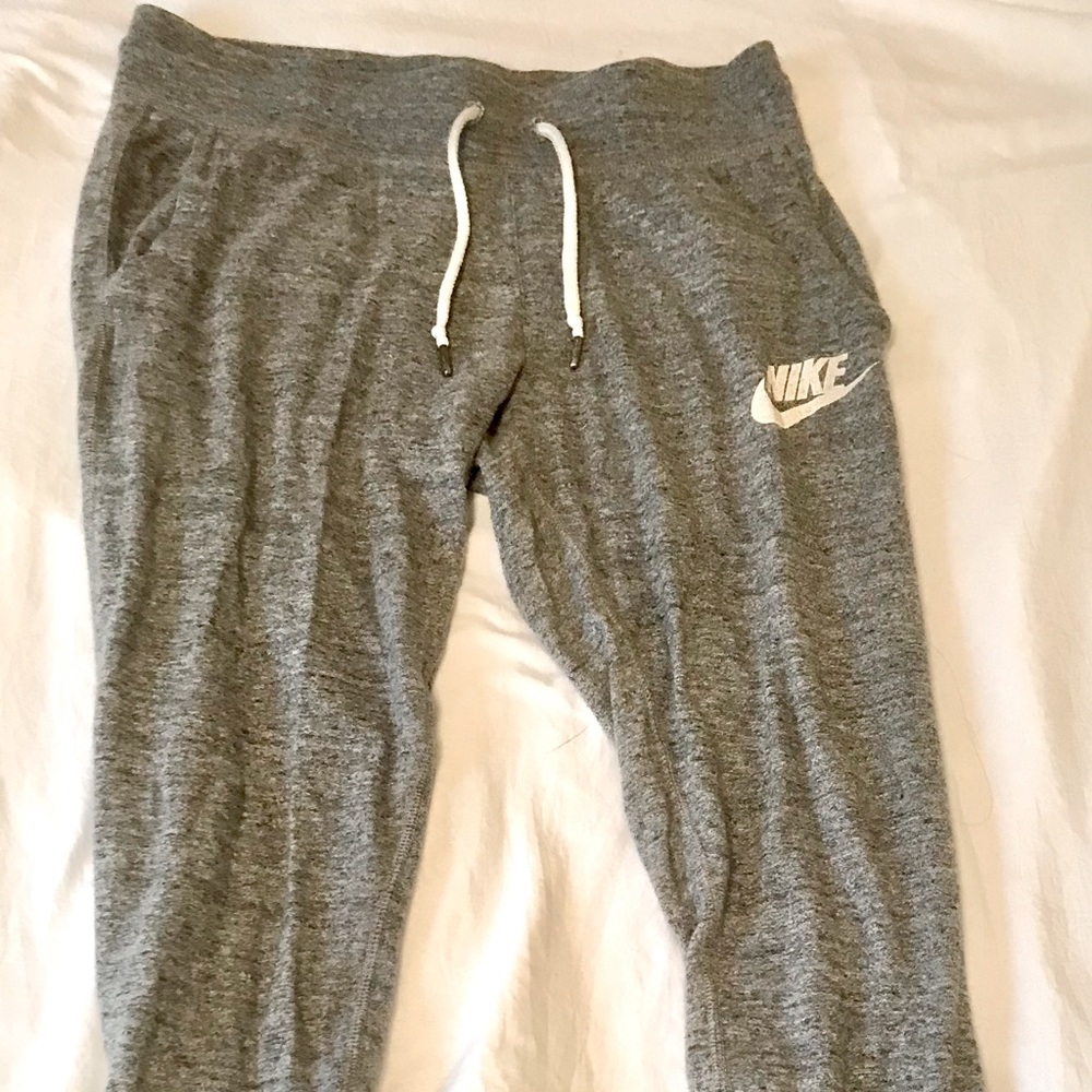 Nike cropped sweatpants